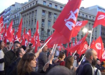 ΑΝΤΑΡΣΥΑ: Δημοκρατία «μαύρα μεσάνυχτα»