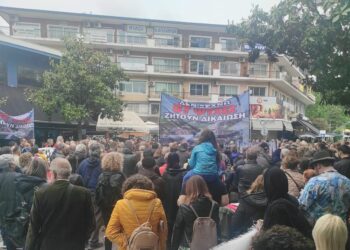 Εγκλημα στα Τέμπη: Μεγάλη συγκέντρωση στις Σέρρες κατά υποψηφιότητας Καραμανλή