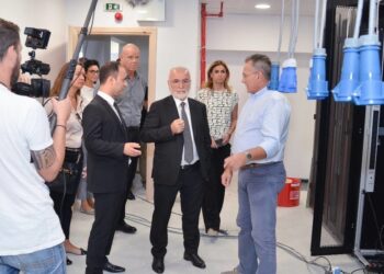 Επιταχύνεται η αναδιάταξη στο τηλεοπτικό τοπίο
