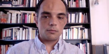 Ο Δημήτρης Κουσουρής, υποψήφιος στο Επικρατείας της ΑΝΤΑΡΣΥΑ, μιλάει «Στο Κόκκινο 105.5» (ηχητικό)