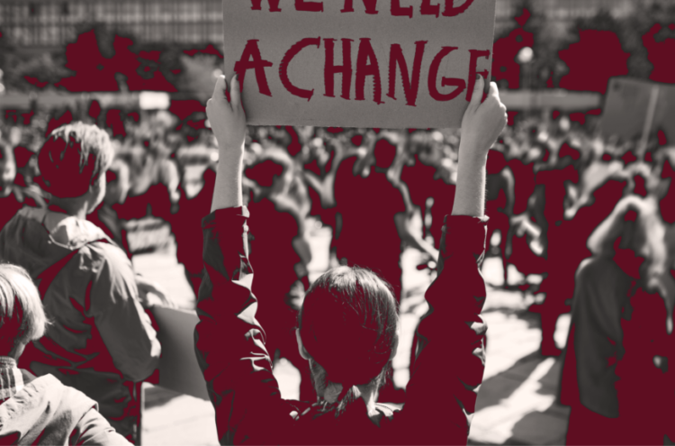 Στη σκιά οι νεκροί των Τεμπών