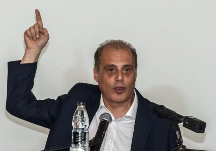 Βελόπουλος: «Ελληνική λύσσα» κατά δημοσίων υπαλλήλων