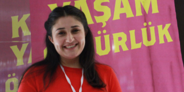 Μενεξέ Κιζίλντερε: Ο λαός πεινάει και υποφέρει με τον Ερντογάν