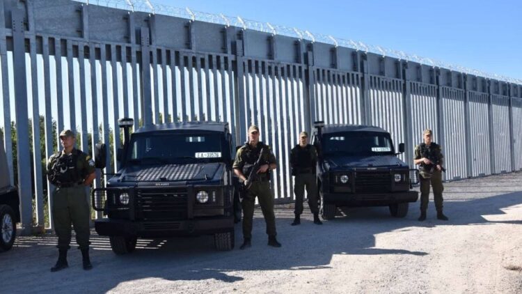 Έβρος: Συνεχής πολεμικός εξοπλισμός με στόχο τους πρόσφυγες