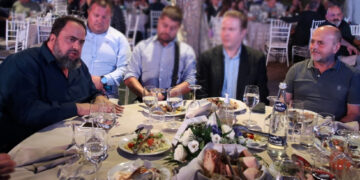 Προεκλογικά «δώρα» προς τους μιντιάρχες