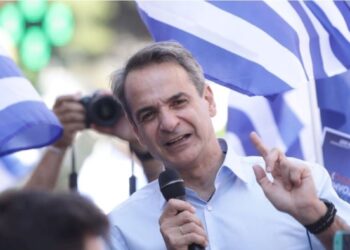 ΝΔ: Όλο και πιο δεξιά οδηγεί  την προεκλογική κούρσα
