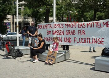 Κινητοποίηση στο Βερολίνο για το πολύνεκρο ναυάγιο νότια της Πύλου (φωτο)