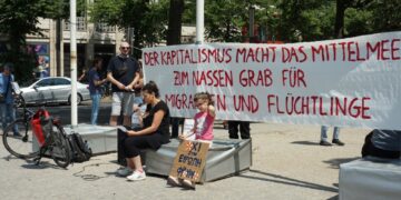 Κινητοποίηση στο Βερολίνο για το πολύνεκρο ναυάγιο νότια της Πύλου (φωτο)