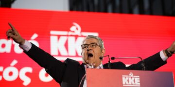ΚΚΕ: «Μόνη αντιπολίτευση» ενάντια σε κάθε ανατρεπτική αριστερή φωνή