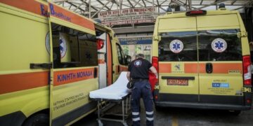 ΕΚΑΒ: Χάνονται ζωές για να έρθει ο «σωτήρας» ιδιώτης