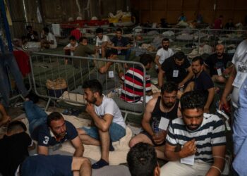 ΑΝΤΑΡΣΥΑ: Η κυβέρνηση τρομοκρατεί τα θύματα του ναυαγίου της Πύλου και αρνείται βασικά ανθρώπινα δικαιώματα!
