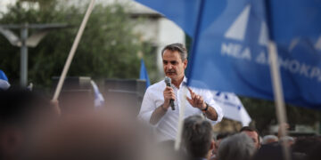 Ο Μητσοτάκης με την τακτική του κροκόδειλου