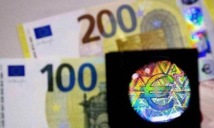 Τραπεζικές καταθέσεις: Ο πλούτος πέφτει μόνο προς τα πάνω