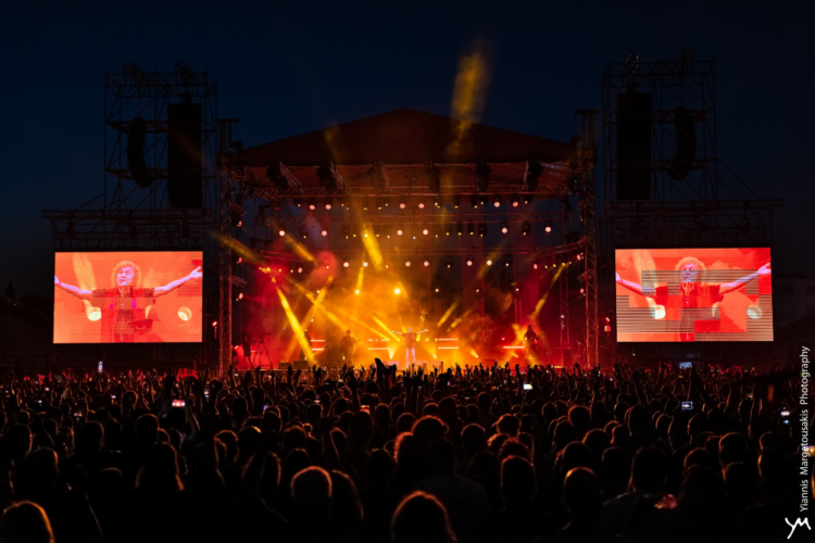 50 χρόνια Βασίλης Παπακωνσταντίνου, μισός αιώνας «χαιρετίσματα στην εξουσία»