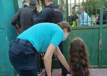 ΑΝΤΑΡΣΥΑ: Πράξη βαρβαρότητας η αστυνομική εκκένωση του προσφυγικού χώρου στο Λαύριο