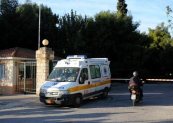 Αποκάλυψη: «Αρχαίο» ασθενοφόρο γεμάτο ασθενείς ανεφλέγη στην πύλη του Δρομοκαΐτειου