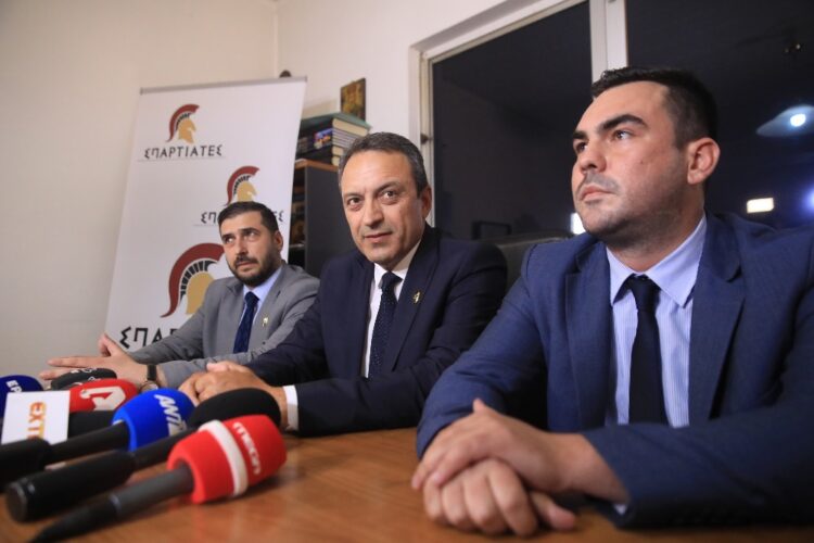 Ο Ιανός του συστήματος και η ενίσχυση των τεράτων