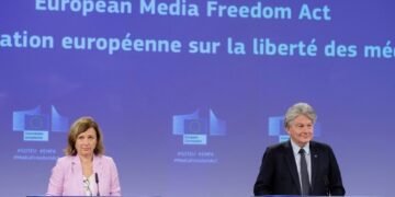 Ένας διόλου αθώος νόμος για τα ΜΜΕ στην Ευρώπη