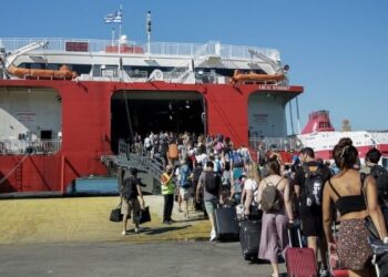 Ακτοπλοϊκά εισιτήρια: Τιμές «φωτιά» και κοροϊδία στα ύψη