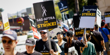 Χόλιγουντ: Οι «ανώνυμοι» εργάτες  της τέχνης εξεγείρονται