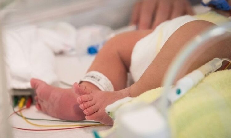 Βιομηχανία μωρών και το πανάκριβο δικαίωμα στη μητρότητα