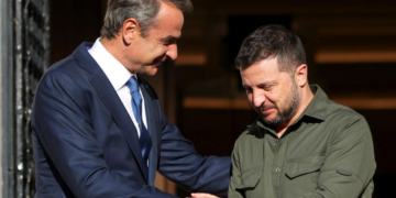 ΑΝΤΑΡΣΥΑ: Επίσκεψη Ζελένσκι στα μουλωχτά με στόχο την βαθύτερη εμπλοκή της Ελλάδας στον πόλεμο στην Ουκρανία.