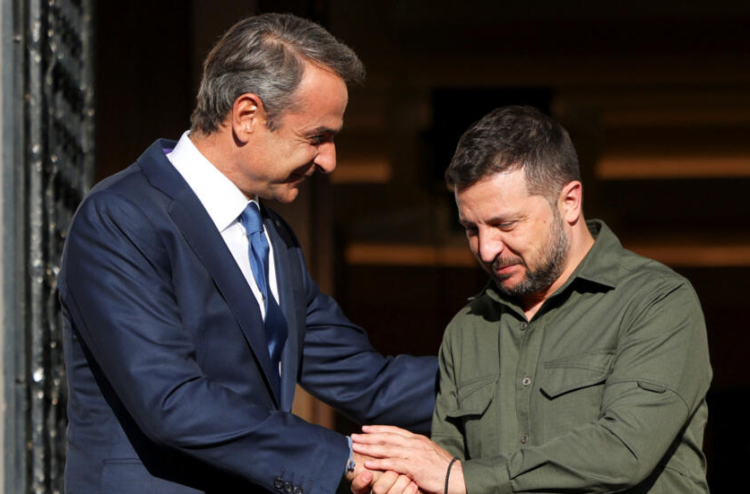 ΑΝΤΑΡΣΥΑ: Επίσκεψη Ζελένσκι στα μουλωχτά με στόχο την βαθύτερη εμπλοκή της Ελλάδας στον πόλεμο στην Ουκρανία.