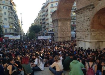 Ταξική συγκέντρωση και διαδήλωση στα εγκαίνια της ΔΕΘ, Σάββατο 9/9 Καμάρα-Οι πρώτες υπογραφές