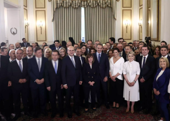100 μέρες νύχτα!