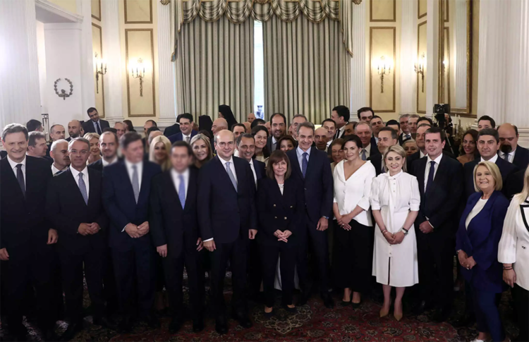 100 μέρες νύχτα!