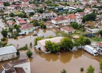 Θεσσαλία: Χάος και εγκατάλειψη στα λασπόνερα