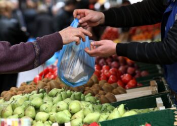 Δεν θα πνιγούμε στη φτώχεια