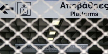 «Παράνομες» οι απεργίες σε αεροδρόμια, μετρό, λεωφορεία – Οι εργαζόμενοι απαντούν απεργιακά στη fast track καταστολή!