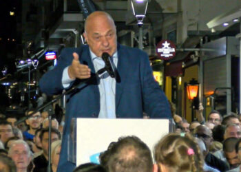 Μπέος: η χυδαιότητα της εξουσίας προσωποποιημένη