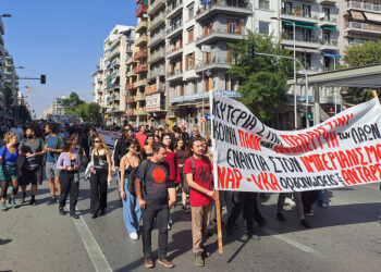 Μαχητικές διαδηλώσεις αλληλεγγύης στην Παλαιστίνη σε Θεσσαλονίκη, Πάτρα και Χαλκίδα (φωτο-βίντεο)