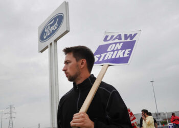Πρώτη νίκη για τους απεργούς στις αυτοκινητοβιομηχανίες των ΗΠΑ