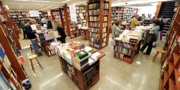 Βιβλιοπωλείο Πολιτεία: Μάχη για Συλλογική Σύμβαση Εργασίας