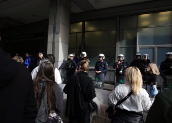 Στον πάγκο του… φορο-χασάπη οι φτωχομεσαίοι