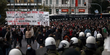Το άσβεστο μίσος της αστικής τάξης για την εξέγερση του Νοέμβρη