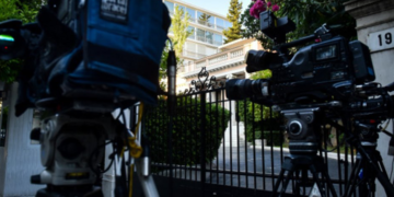 Τα 20 εκατομμύρια «αργύρια» της μιντιακής υποταγής