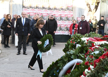 Κόβοντας το Πολυτεχνείο στα μέτρα τους