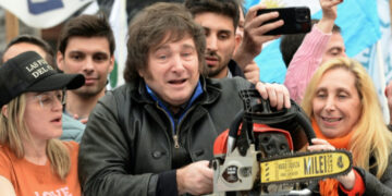 Κόβοντας το Πολυτεχνείο στα μέτρα τους