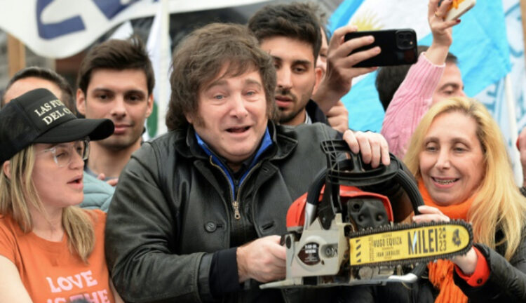 Κόβοντας το Πολυτεχνείο στα μέτρα τους