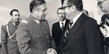 Πέθανε ο Χένρι Κίσινγκερ, η προσωποποίηση του αμερικανικού ιμπεριαλισμού