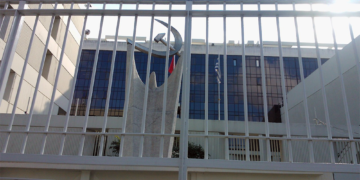 Όλα στο μίξερ της λάσπης για να βγει το ΚΚΕ «μοναδικό»