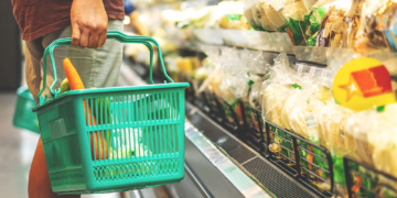 Χρυσό της Ελλάδας στην ακρίβεια τροφίμων, τελευταία στους μισθούς