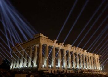 Αυξήσεις έως 300% στα αρχαιολογικά εισιτήρια και ιδιωτικές ξεναγήσεις στην Ακρόπολη με 5.000 ευρώ!