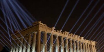 Αυξήσεις έως 300% στα αρχαιολογικά εισιτήρια και ιδιωτικές ξεναγήσεις στην Ακρόπολη με 5.000 ευρώ!