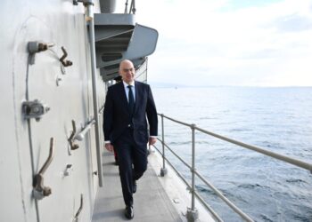 Κλιμάκωση της επικίνδυνης εμπλοκής η αποστολή φρεγάτας στην Ερυθρά θάλασσα