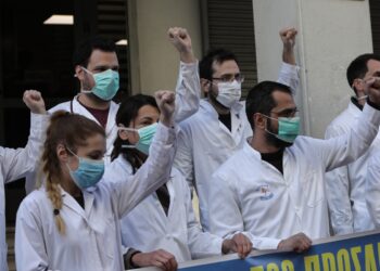 Ενωτικό Κίνημα για την Ανατροπή: Εξοργιστική η θριαμβολογία Μητσοτάκη περί «αυξήσεων στις εφημερίες»